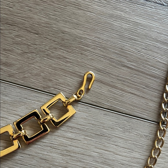 Gold Chain Link Belt - Picture 6 of 10